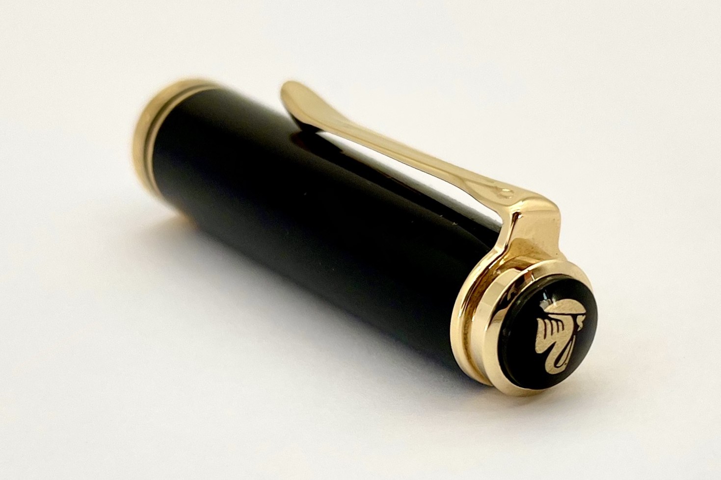 PelikanSouveranM400BlueandBlackFPOldLogo_K